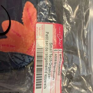 Thirty one small tech organizer